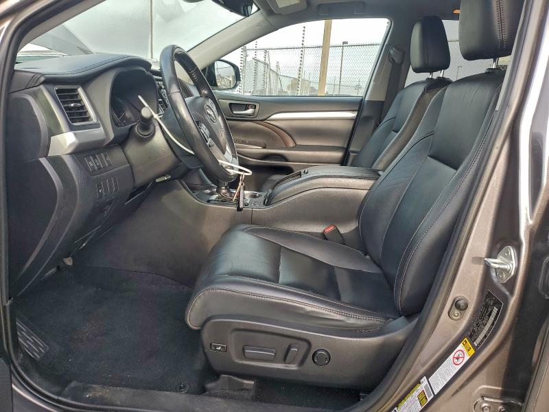 Photo 7 from auction – 2019 TOYOTA HIGHLANDER SE with VIN 5TDJZRFH6KS567633