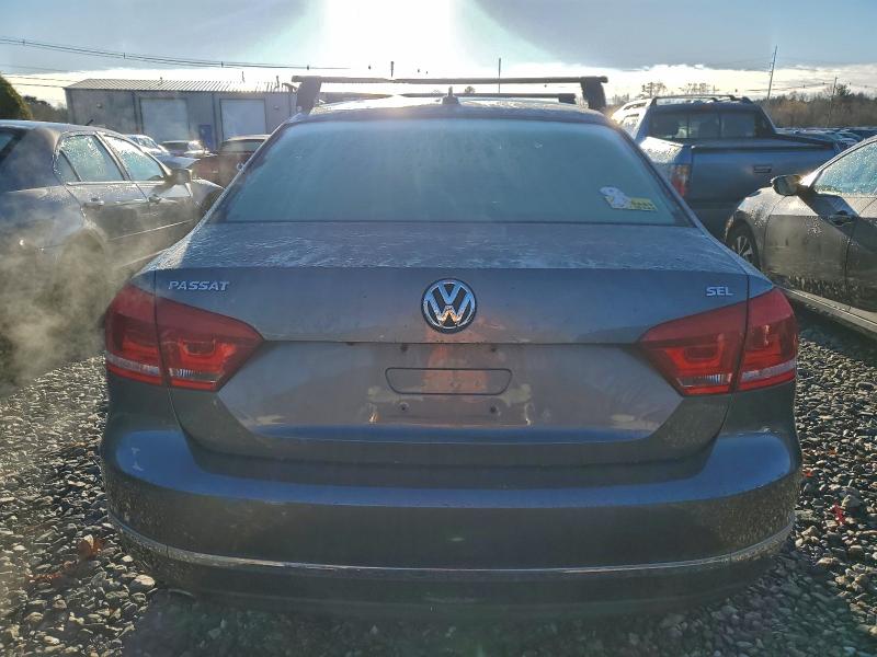 Photo 6 from auction – 2012 VOLKSWAGEN PASSAT SEL with VIN 1VWCH7A36CC110350