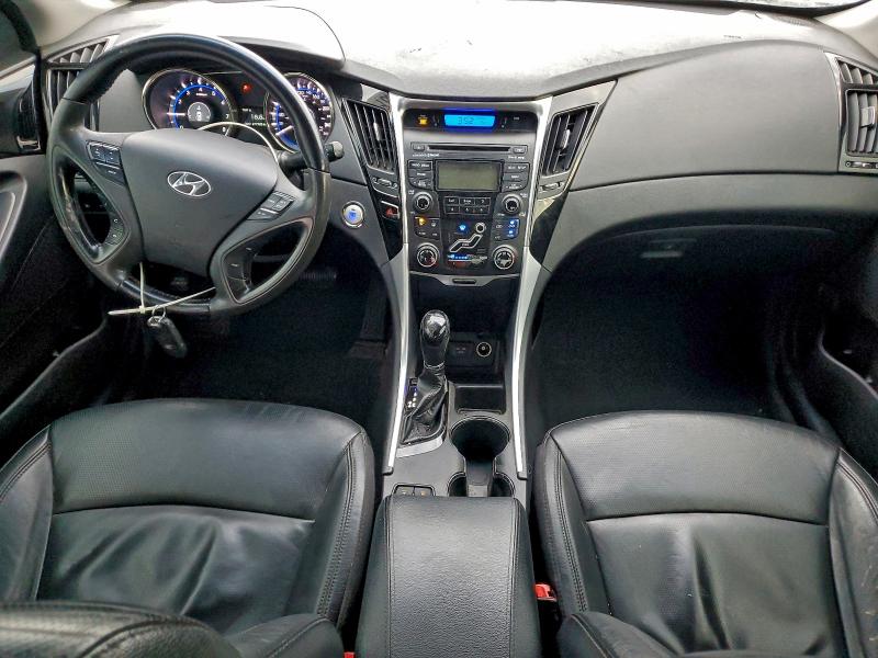 Photo 8 from auction – 2012 HYUNDAI SONATA SE with VIN 5NPEC4AC5CH321956