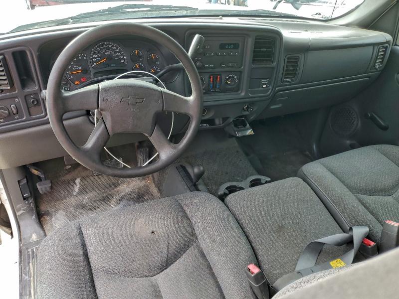 Photo 8 from auction – 2004 CHEVROLET SILVERADO with VIN 2GCEK19V041112604