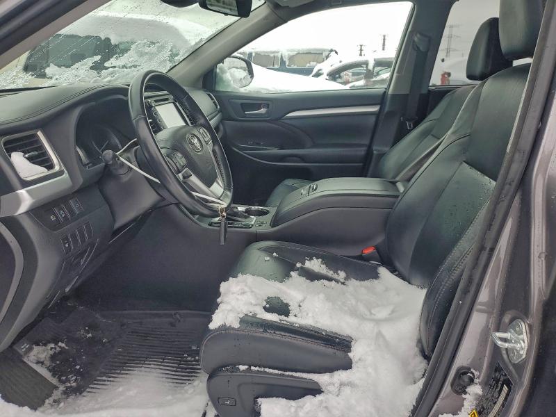 Photo 7 from auction – 2017 TOYOTA HIGHLANDER with VIN 5TDJZRFH9HS521643
