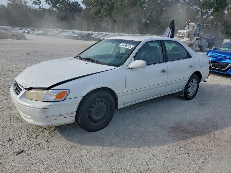 TOYOTA CAMRY CE 2000 with VIN 4T1BG22K4YU935245 - Photo from auction