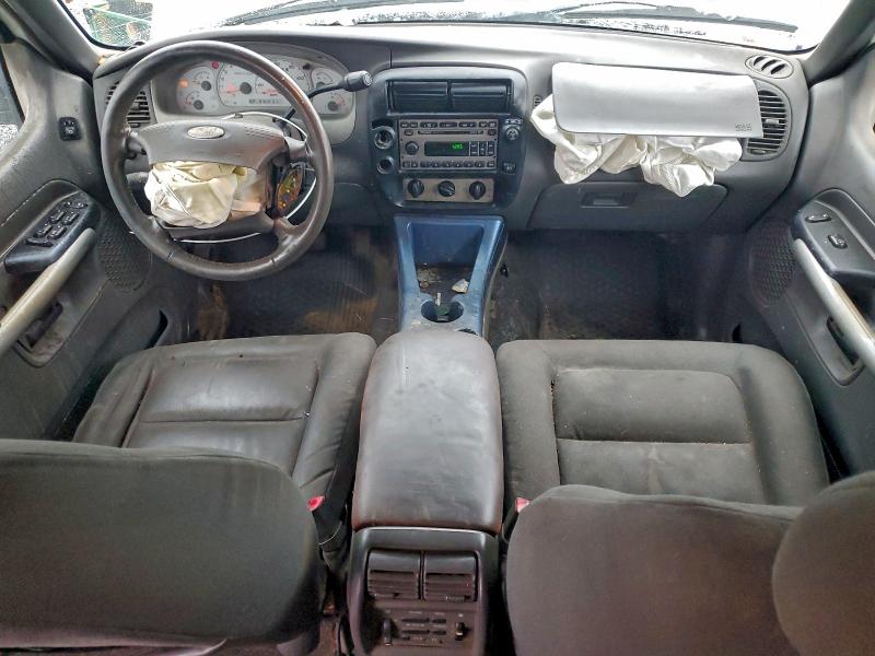 Photo 8 from auction – 2002 FORD EXPLORER S with VIN 1FMZU77E72UD41697