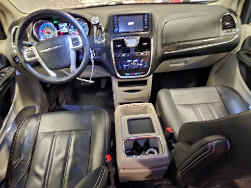 Photo 8 from auction – 2016 CHRYSLER TOWN & COU with VIN 2C4RC1CGXGR149304