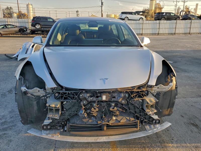 Photo 5 from auction – 2018 TESLA MODEL 3 with VIN 5YJ3E1EA7JF060740