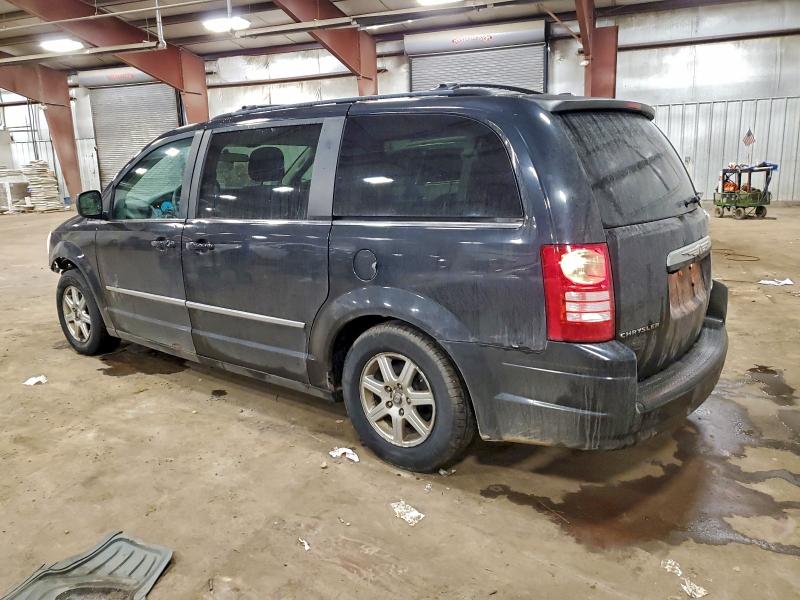 Photo 2 from auction – 2010 CHRYSLER TOWN & COU with VIN 2A4RR5D10AR339016