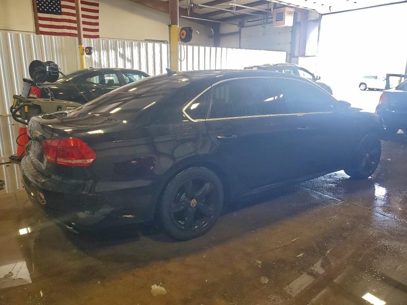 Photo 3 from auction – 2015 VOLKSWAGEN PASSAT S with VIN 1VWAT7A37FC096372