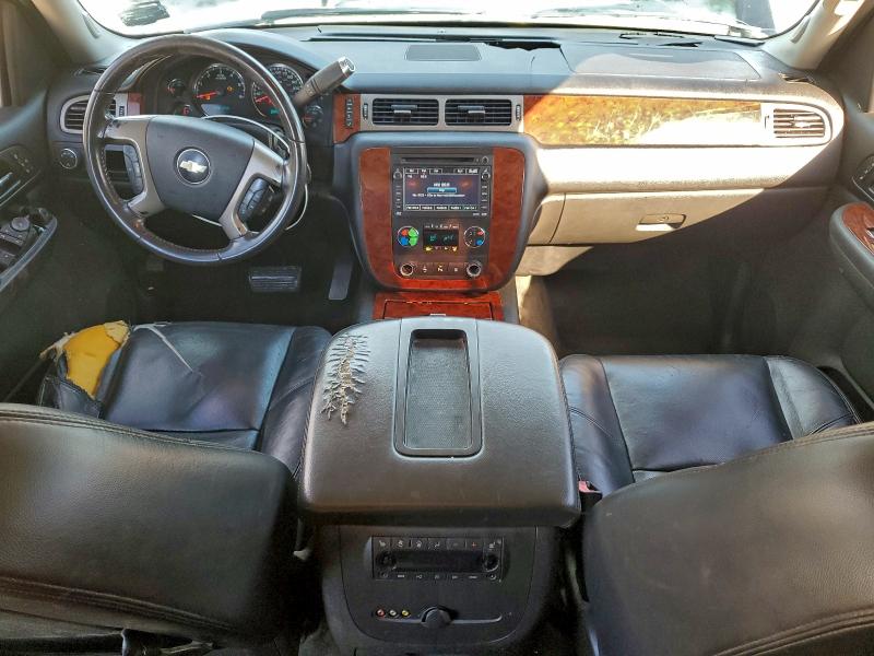 Photo 8 from auction – 2009 CHEVROLET SUBURBAN C with VIN 1GNFC360X9R186690