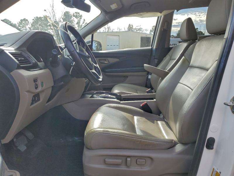 Photo 7 from auction – 2019 HONDA PILOT TOUR with VIN 5FNYF5H97KB021983