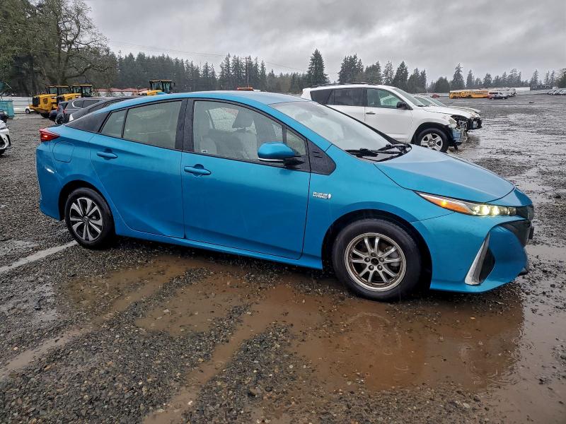 Photo 4 from auction – 2017 TOYOTA PRIUS PRIM with VIN JTDKARFP8H3039332