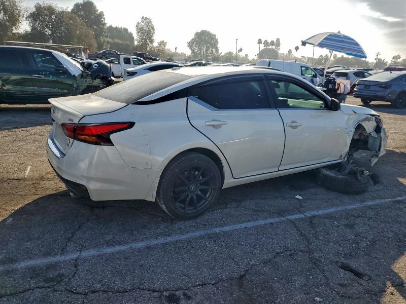 Photo 3 from auction – 2021 NISSAN ALTIMA SR with VIN 1N4BL4CV7MN420464