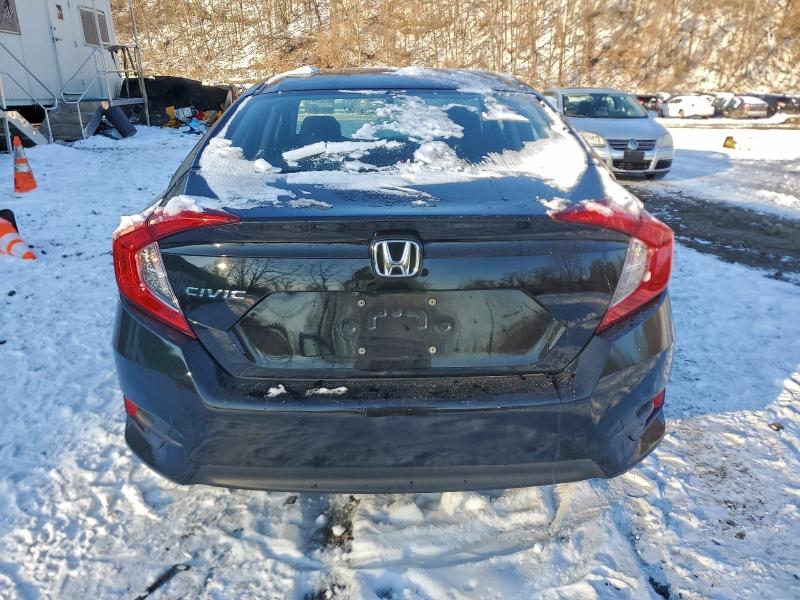 Photo 6 from auction – 2018 HONDA CIVIC with VIN 19XFC2F5XJE207519
