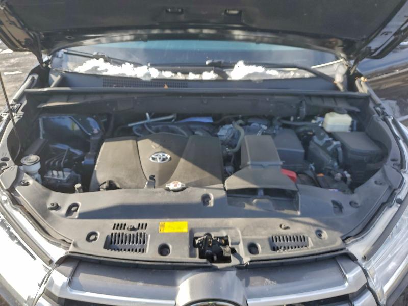 Photo 12 from auction – 2018 TOYOTA HIGHLANDER with VIN 5TDBZRFH8JS821023