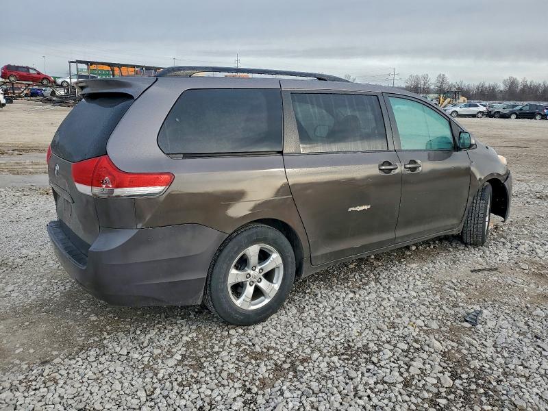 Photo 3 from auction – 2014 TOYOTA SIENNA LE with VIN 5TDKK3DC8ES490068