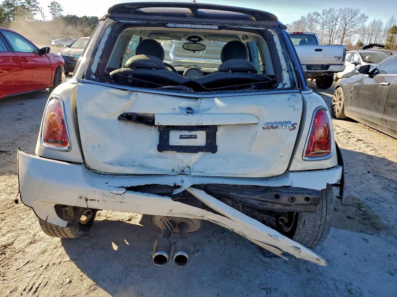 Photo 6 from auction – 2010 MINI COOPER S with VIN WMWMF7C56ATZ69430