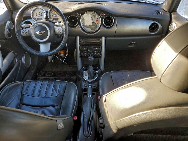 Photo 8 from auction – 2006 MINI COOPER S with VIN WMWRE33536TJ33227