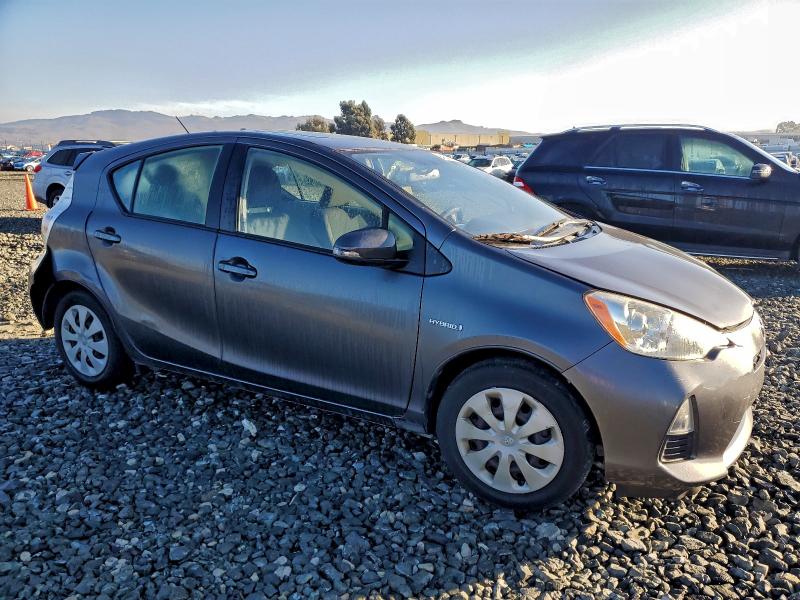 Photo 4 from auction – 2012 TOYOTA PRIUS C with VIN JTDKDTB32C1022151