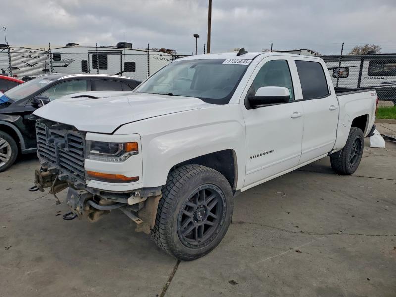 CHEVROLET SILVERADO 2017 with VIN 3GCUKRECXHG191582 - Photo from auction