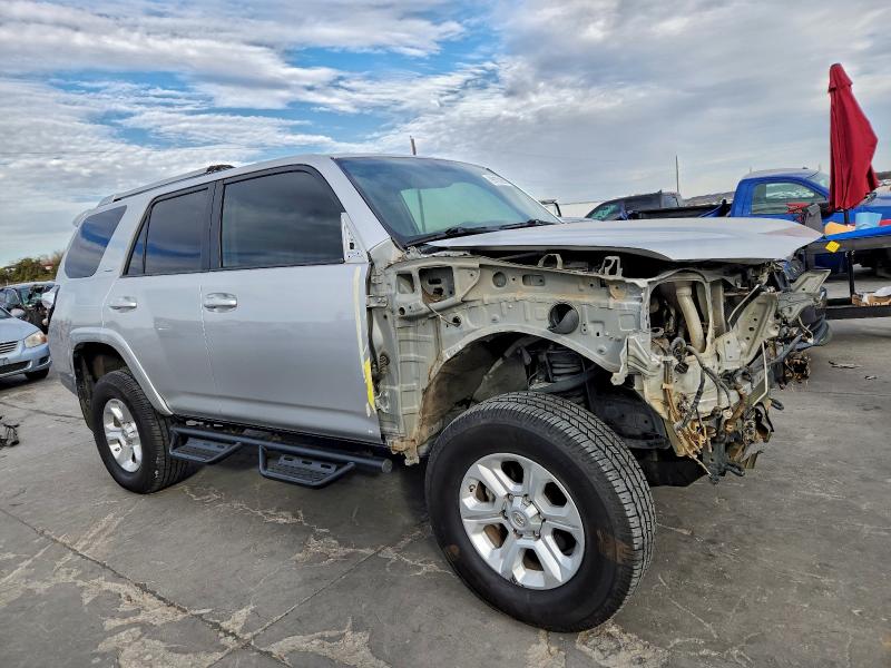 Photo 4 from auction – 2016 TOYOTA 4RUNNER SR with VIN JTEBU5JR7G5390045