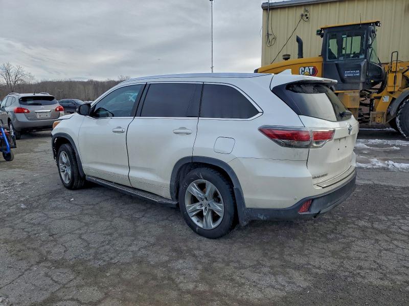 Photo 2 from auction – 2015 TOYOTA HIGHLANDER with VIN 5TDDKRFH8FS222739