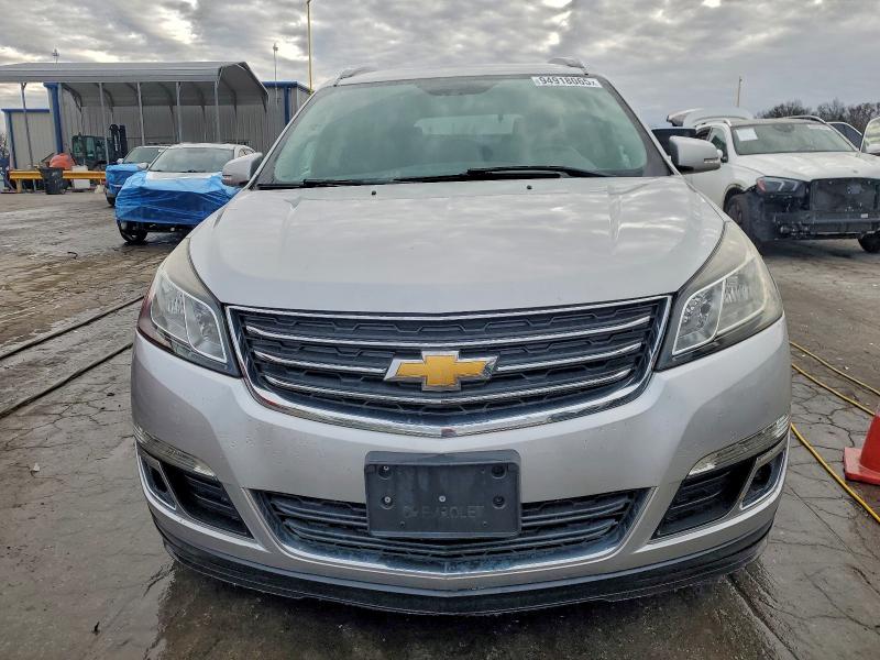 Photo 5 from auction – 2017 CHEVROLET TRAVERSE L with VIN 1GNKRHKD1HJ120318