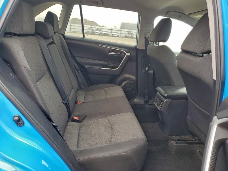 Photo 10 from auction – 2021 TOYOTA RAV4 with VIN 2T3P1RFV1MW156682