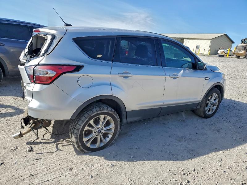 Photo 3 from auction – 2017 FORD ESCAPE SE with VIN 1FMCU9G96HUC04439