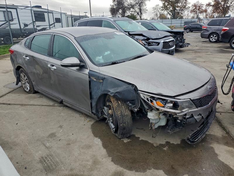 Photo 4 from auction – 2016 KIA OPTIMA with VIN 5XXGT4L33GG103781