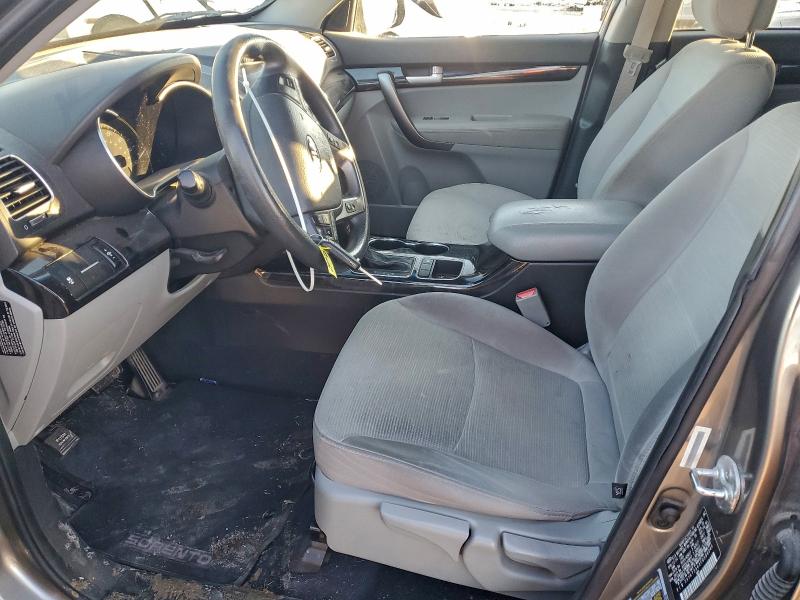 Photo 7 from auction – 2015 KIA SORENTO LX with VIN 5XYKT3A63FG586944