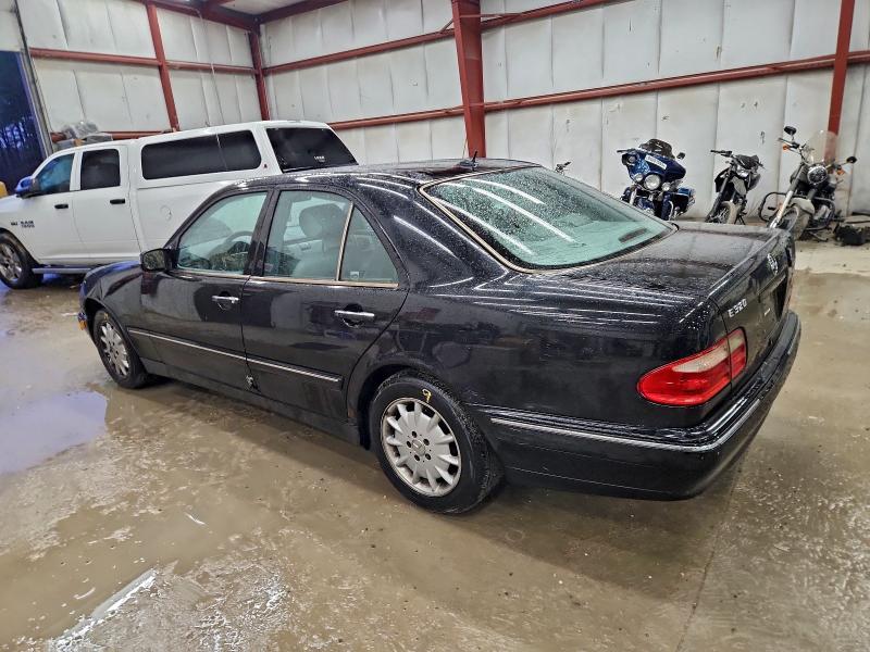 Photo 2 from auction – 2001 MERCEDES-BENZ E 320 with VIN WDBJF65J01B279591