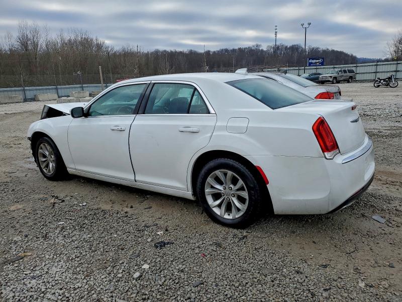 Photo 2 from auction – 2015 CHRYSLER 300 LIMITE with VIN 2C3CCAAG5FH882152
