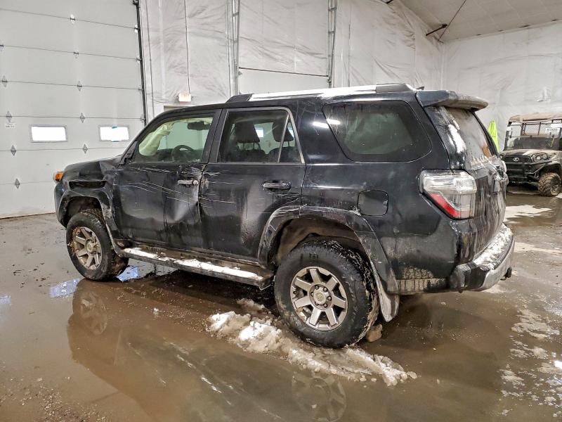 Photo 2 from auction – 2014 TOYOTA 4RUNNER SR with VIN JTEBU5JRXE5169696