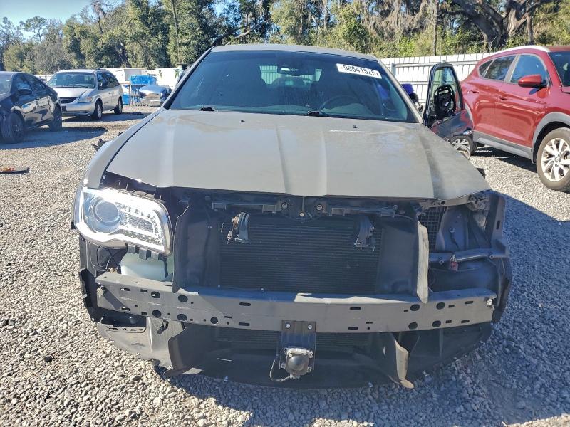 Photo 5 from auction – 2018 CHRYSLER 300 LIMITE with VIN 2C3CCAEGXJH190097