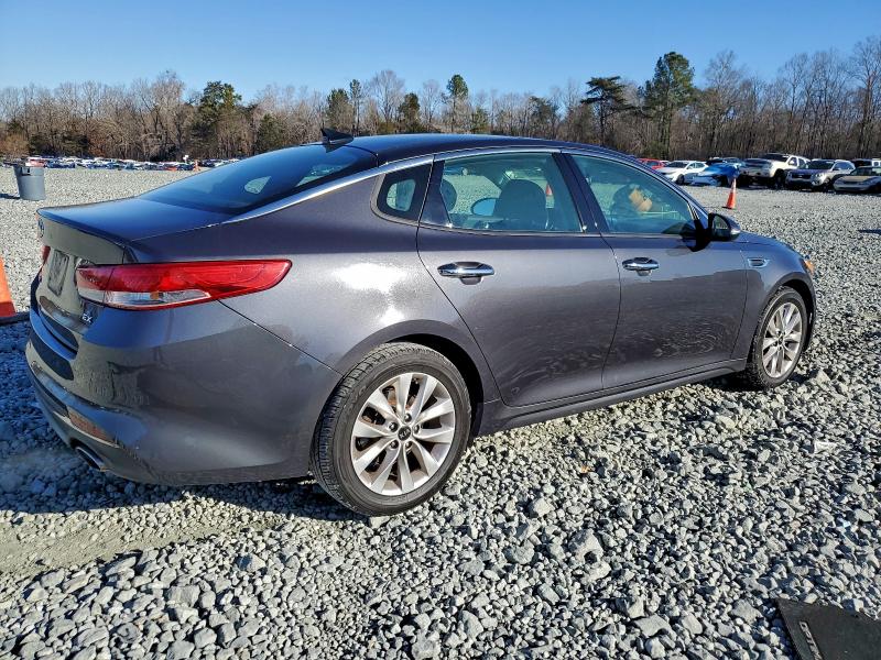 Photo 3 from auction – 2017 KIA OPTIMA EX with VIN 5XXGU4L30HG132895