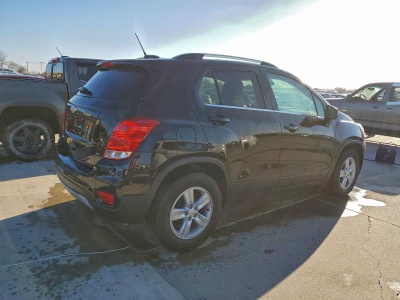 Photo 3 from auction – 2020 CHEVROLET TRAX 1LT with VIN KL7CJLSB6LB327907