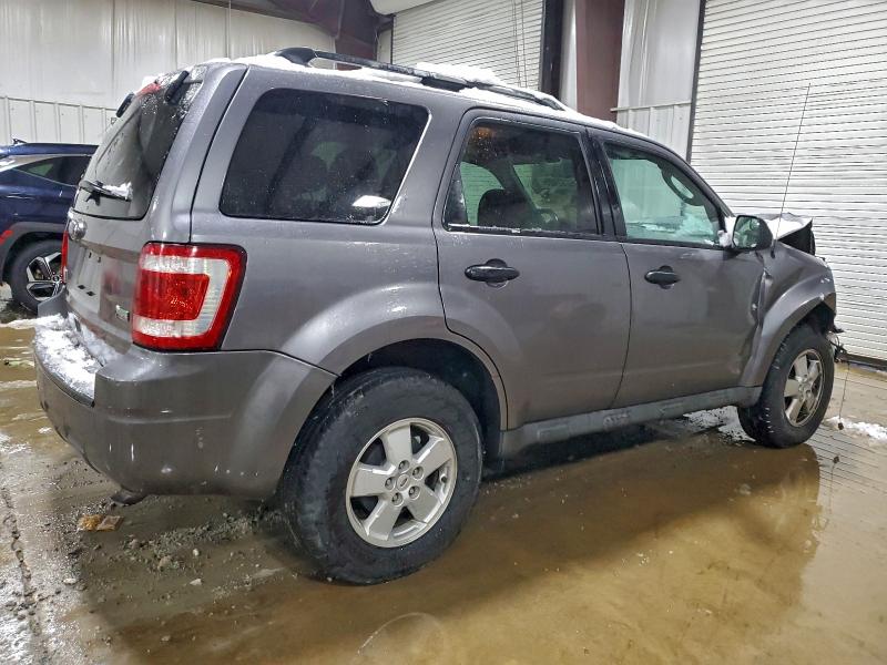 Photo 3 from auction – 2011 FORD ESCAPE XLT with VIN 1FMCU0DG3BKA08945