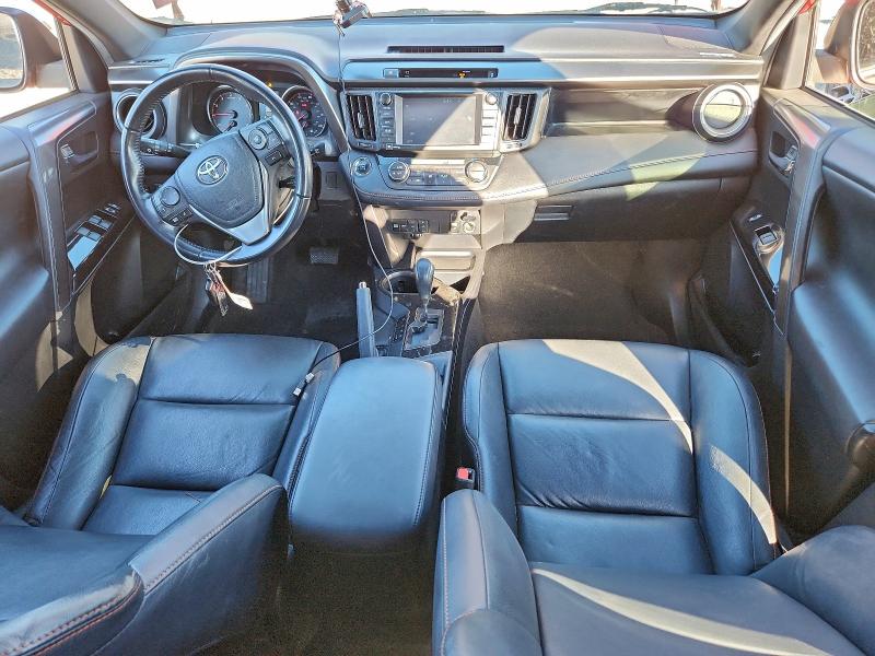 Photo 8 from auction – 2016 TOYOTA RAV4 SE with VIN JTMNFREV8GJ090404