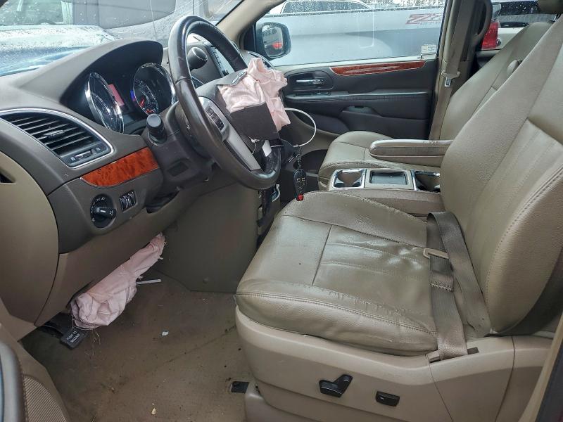 Photo 7 from auction – 2015 CHRYSLER TOWN & COU with VIN 2C4RC1BG5FR696139