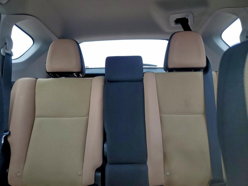 Photo 10 from auction – 2016 TOYOTA RAV4 XLE with VIN 2T3RFREV3GW438399