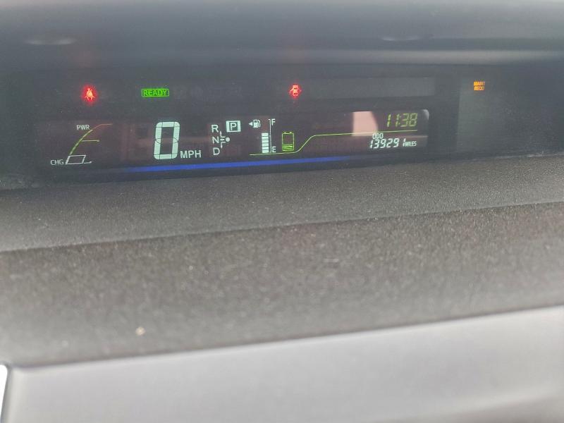 Photo 9 from auction – 2012 TOYOTA PRIUS V with VIN JTDZN3EU8C3023017