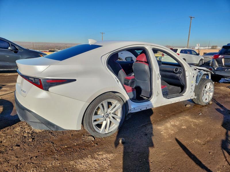Photo 3 from auction – 2021 LEXUS IS with VIN JTHAA1D28M5110207