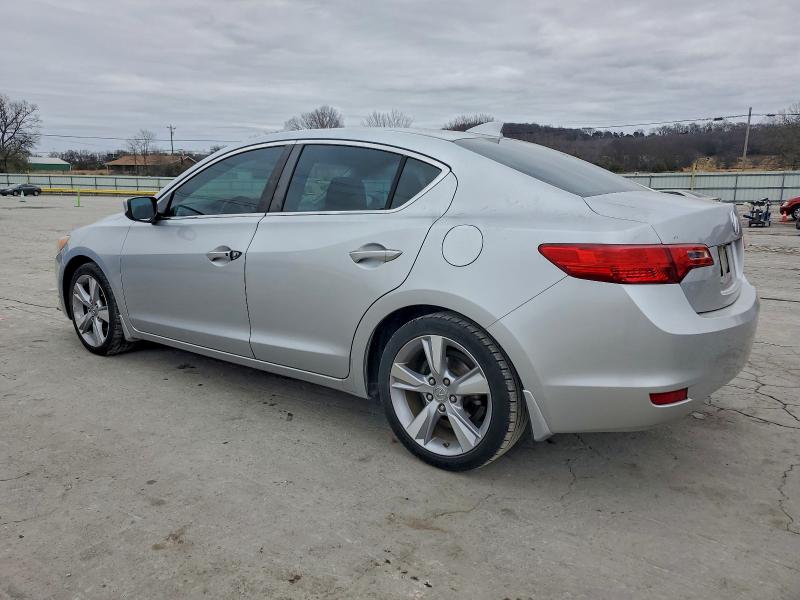 Photo 2 from auction – 2013 ACURA ILX 20 TEC with VIN 19VDE1F77DE017526