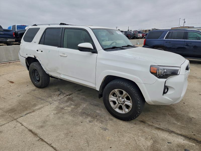 Photo 4 from auction – 2022 TOYOTA 4RUNNER SR with VIN JTEEU5JR7N5263984