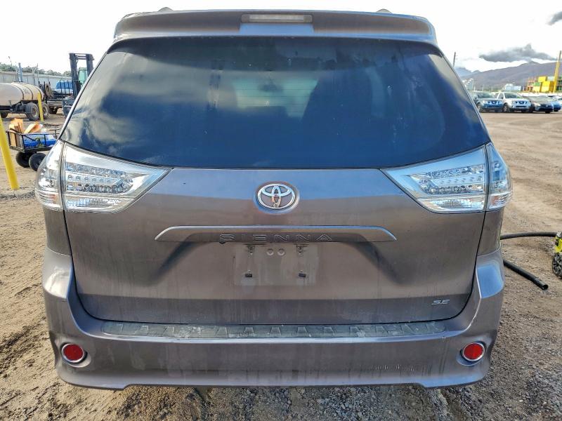 Photo 6 from auction – 2017 TOYOTA SIENNA SE with VIN 5TDXZ3DC3HS780319