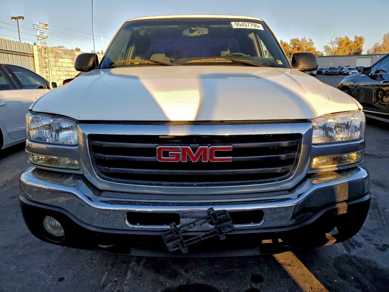 صورة رقم 5 من المزاد - 2004 GMC NEW SIERRA مع VIN 2GTEC19V041336968