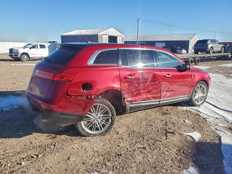 Photo 3 from auction – 2014 LINCOLN MKT with VIN 2LMHJ5AT5EBL58903