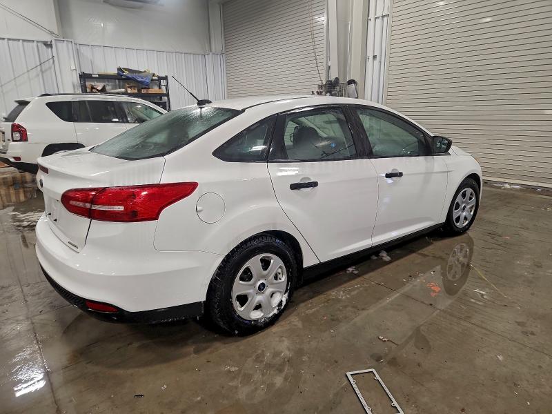 Photo 3 from auction – 2015 FORD FOCUS S with VIN 1FADP3E20FL367888