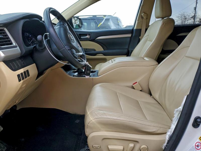 Photo 7 from auction – 2014 TOYOTA HIGHLANDER with VIN 5TDKKRFH7ES014986