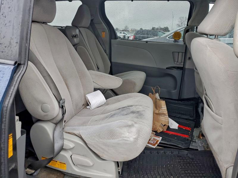 Photo 11 from auction – 2013 TOYOTA SIENNA LE with VIN 5TDKK3DC6DS396706