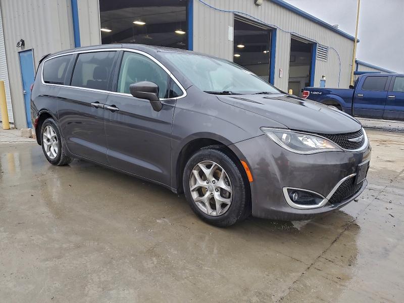 Photo 4 from auction – 2018 CHRYSLER PACIFICA T with VIN 2C4RC1FGXJR123272
